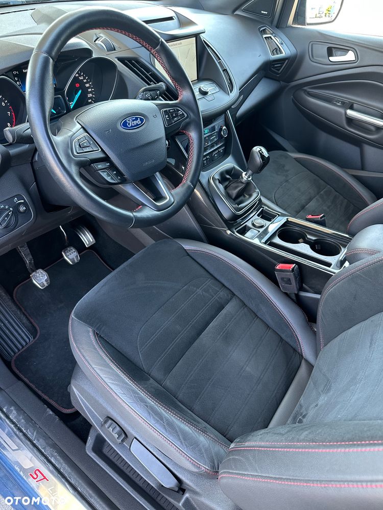 Ford Kuga 1.5 EcoBoost 2x4 ST-Line - 6