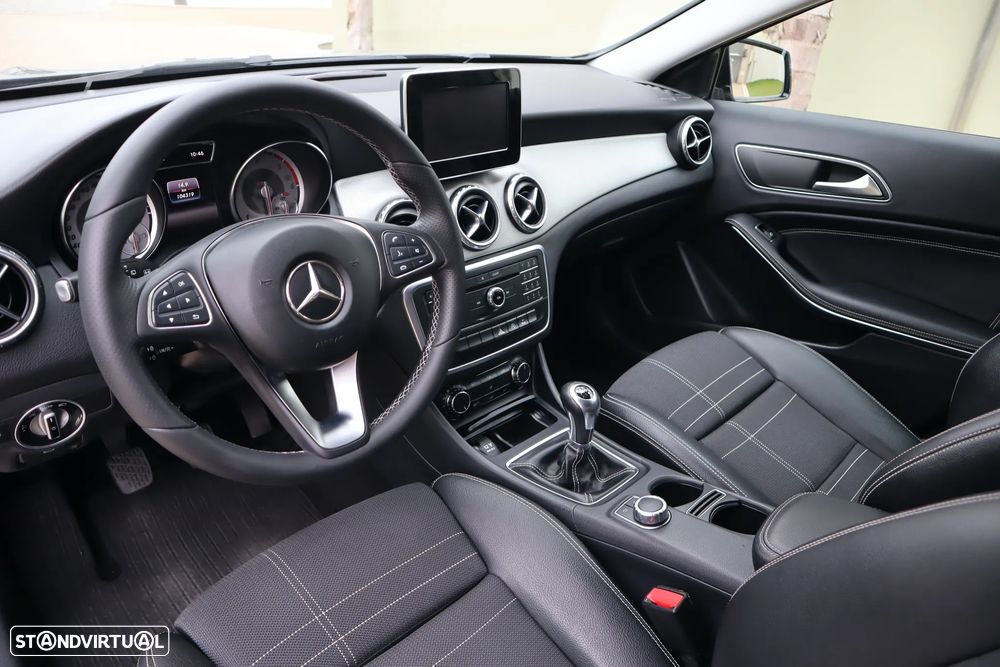 Mercedes-Benz GLA 180 d Urban - 15