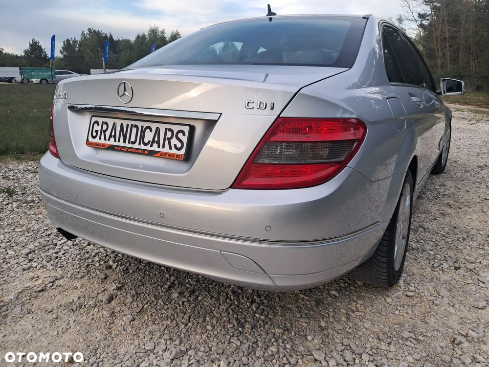 Mercedes-Benz Klasa C 200 CDI DPF Automatik BlueEFFICIENCY Avantgarde - 23