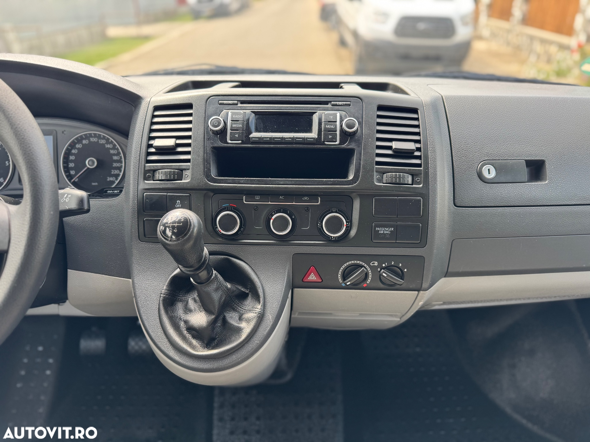 Volkswagen Transporter - 9