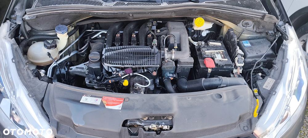 Peugeot 208 1.2 PureTech Allure - 24