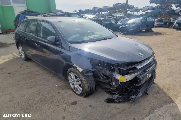 grile bord butoane reglaj oglinzi plafon interior mocheta haion portbagaj ceasuri de bord peugeot 308 T9 2015  motor 1.6hdi  120CP cod BHZ  dezmembrez dezmembrari - 1