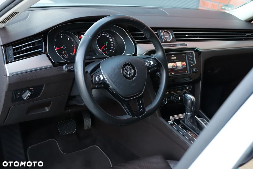 Volkswagen Passat 2.0 TDI (BlueMotion Technology) DSG Highline - 21
