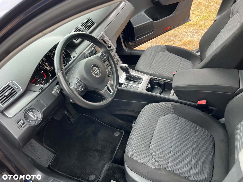 Volkswagen Passat 2.0 TDI Highline DSG - 30