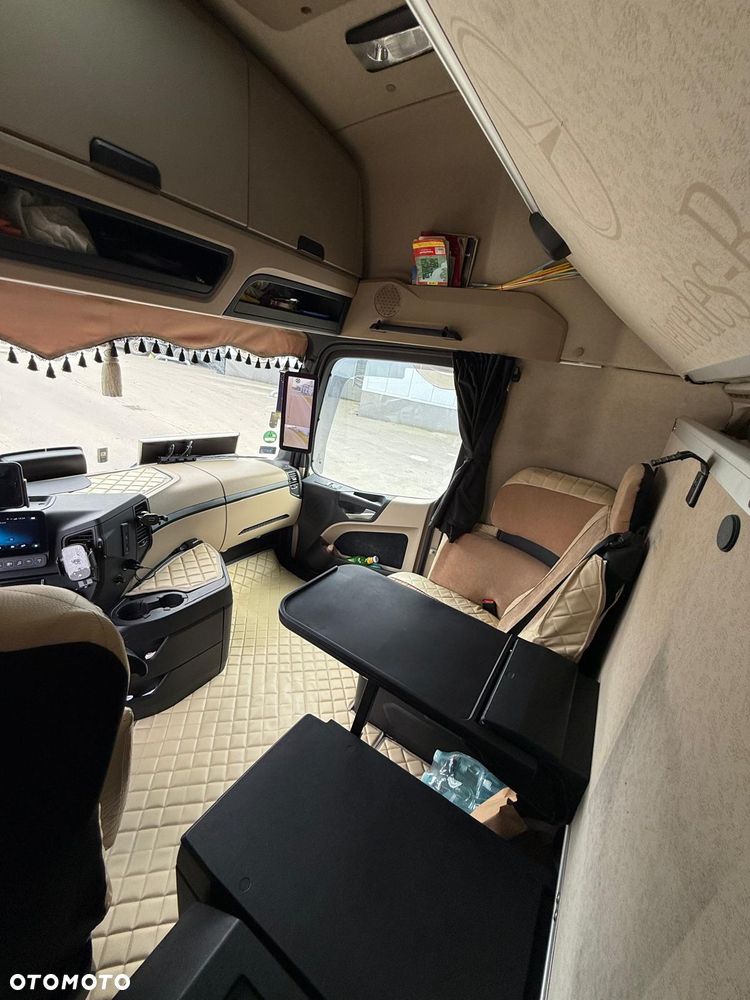 Mercedes-Benz ACTROS - 7
