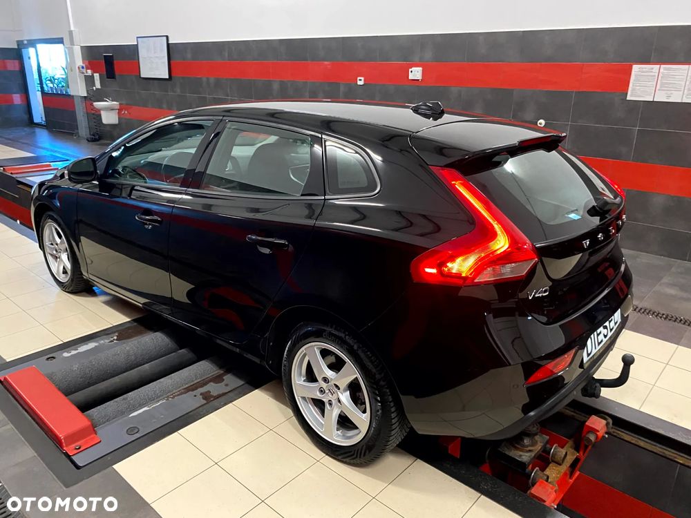 Volvo V40 D2 Drive-E R-Design Momentum - 12