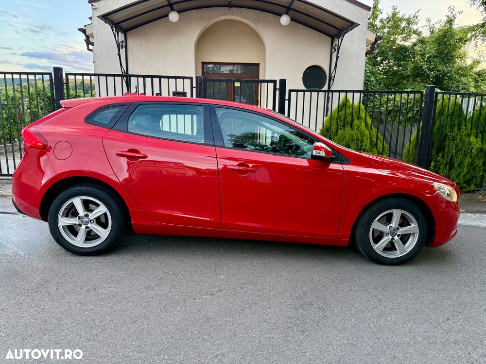 Volvo V40 T2 Momentum - 38