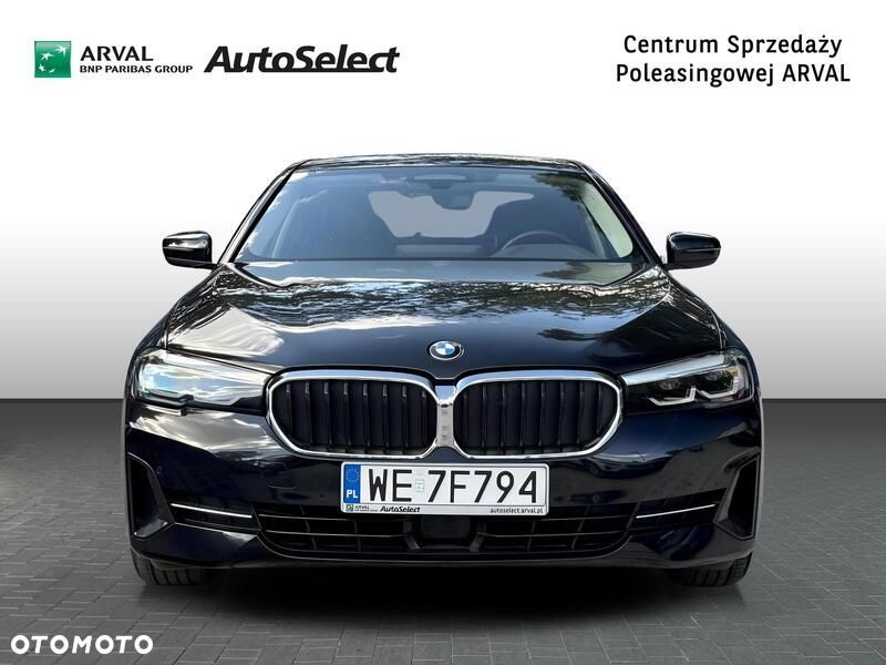 BMW Seria 5 530i xDrive mHEV - 9