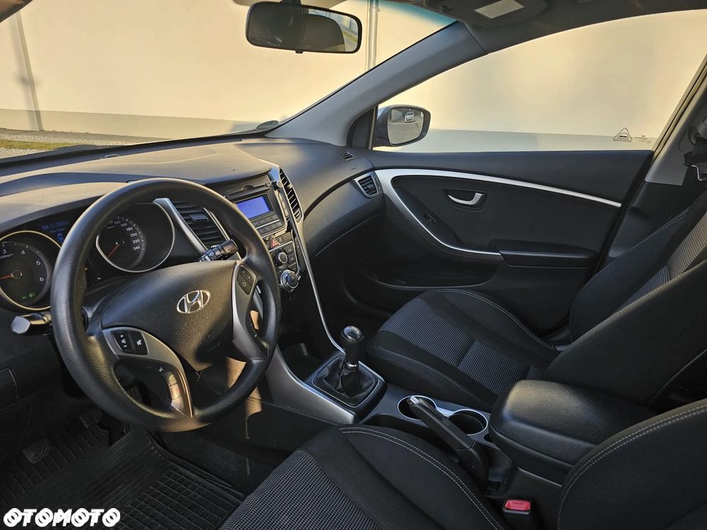 Hyundai i30 1.4 CRDi Premium - 10