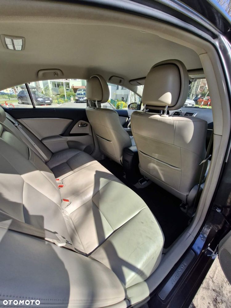 Toyota Avensis 2.0 Prestige EU5 MS - 19