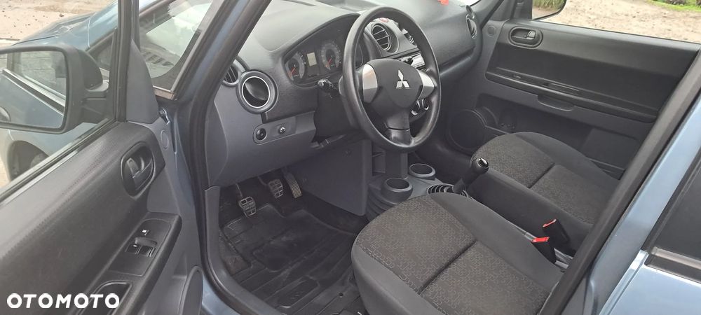 Mitsubishi Colt 1.1 Invite - 11