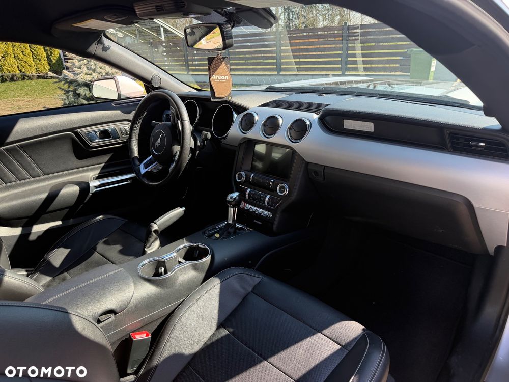 Ford Mustang 5.0 V8 GT - 6