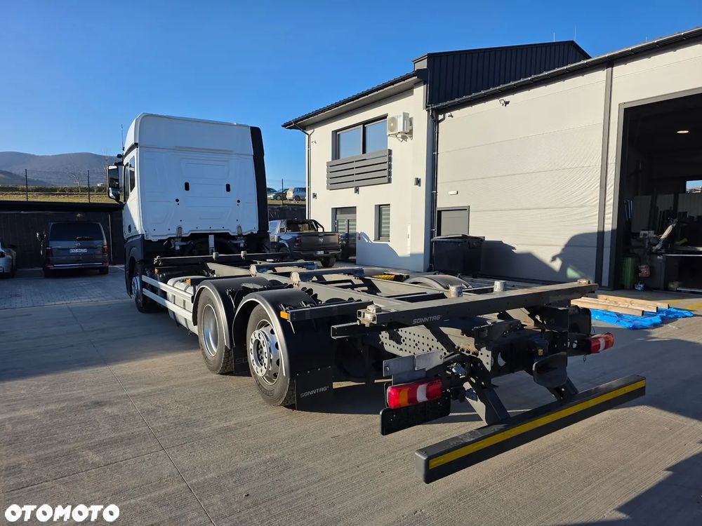 Mercedes-Benz ACTROS - 5