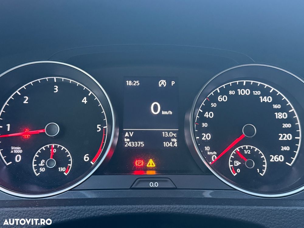 Volkswagen Golf 1.6 TDI DSG Highline - 8