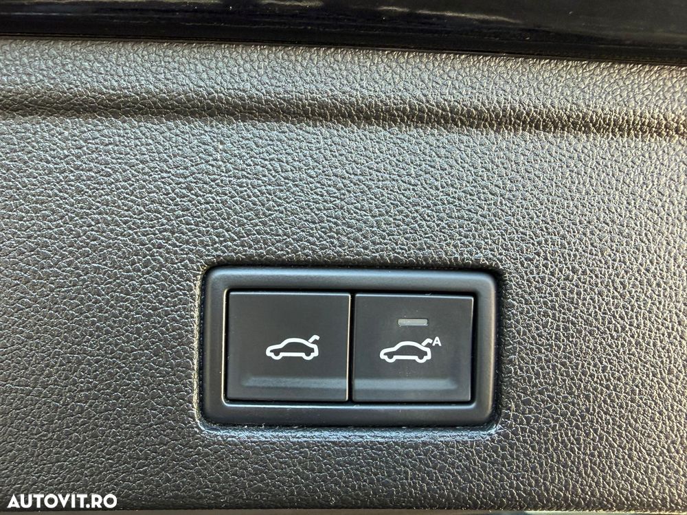 Volkswagen Touareg - 22