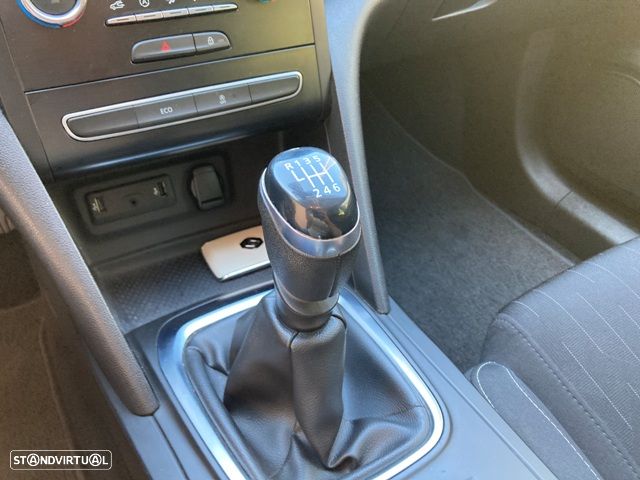 Renault Mégane Sport Tourer 1.3 TCe Limited - 23