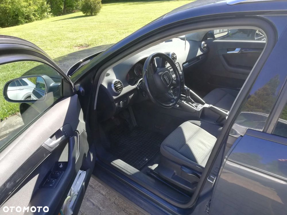 Audi A3 Sportback 1.8 TFSI Ambiente - 14