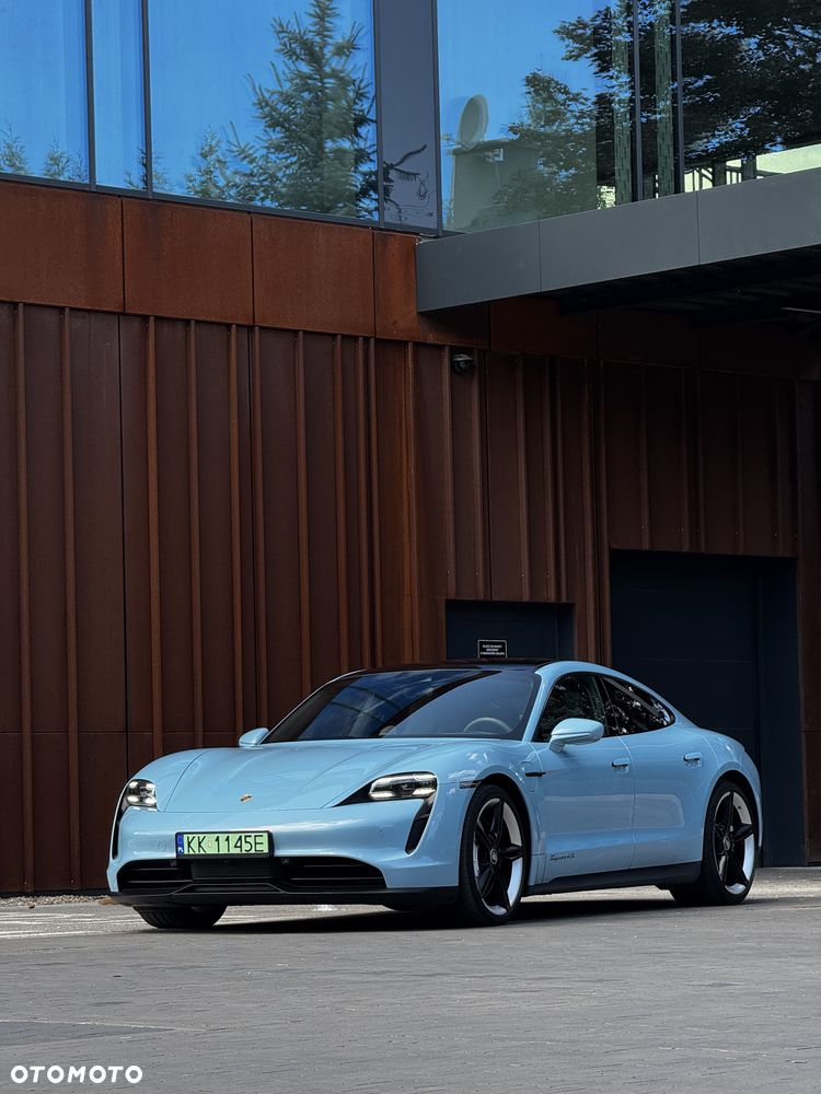 Porsche Taycan - 16