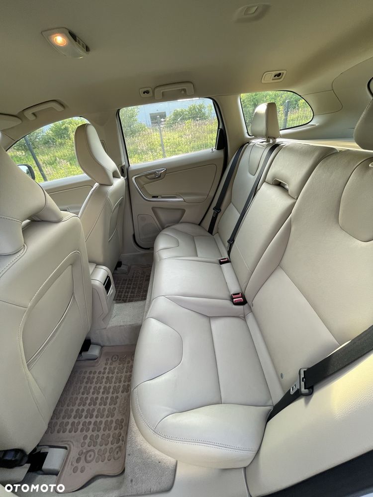 Volvo XC 60 - 6