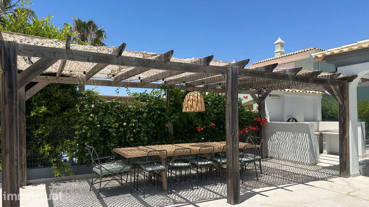 Villa Exclusiva V5 com Piscina, Jacuzzi e Amplo Jardim - Grande imagem: 5/56