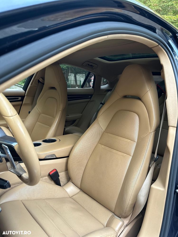 Porsche Panamera 4S - 12
