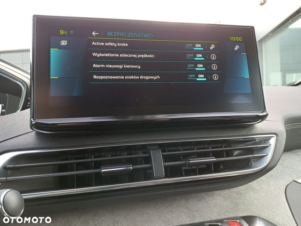 Peugeot 3008 1.6 PureTech HYbrid GT Line S&S EAT8 - 21