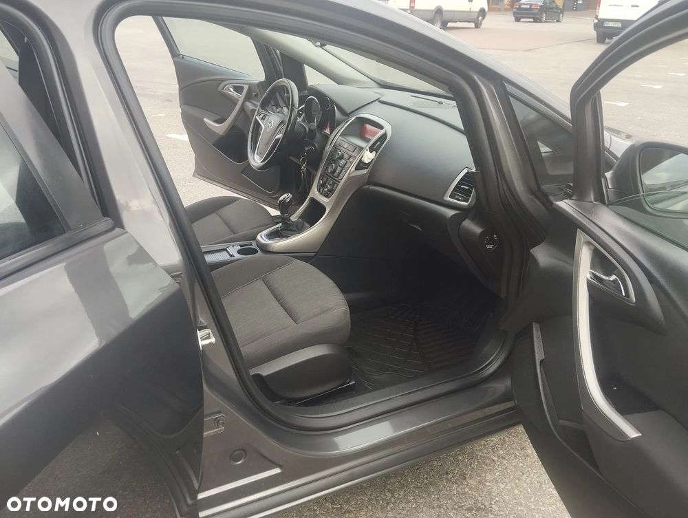 Opel Astra 1.4 T Cosmo - 11