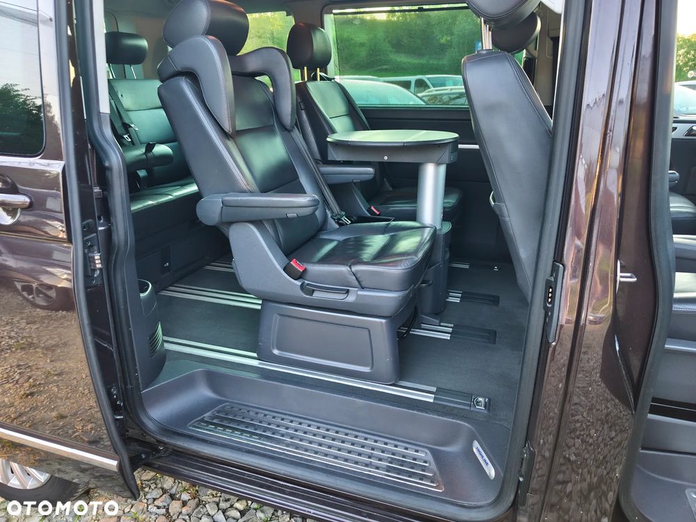 Volkswagen Multivan - 12