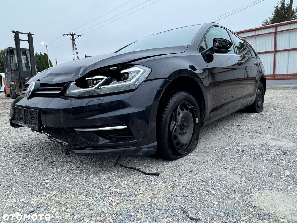 Volkswagen Golf 1.6 TDI SCR DSG Comfortline - 6