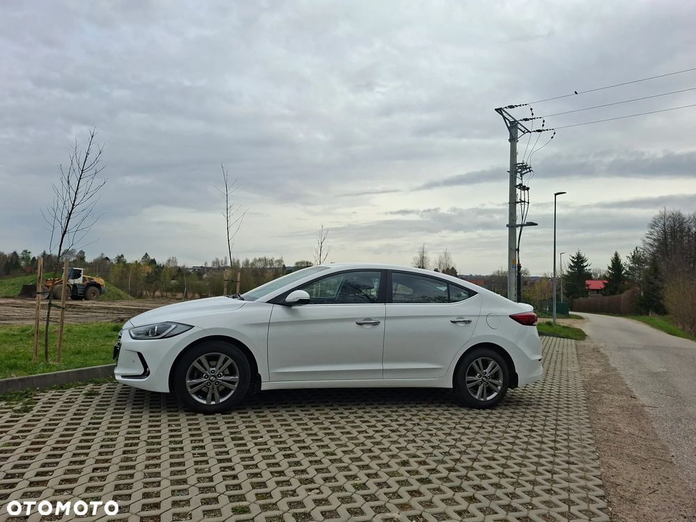 Hyundai Elantra 1.6 Comfort - 1