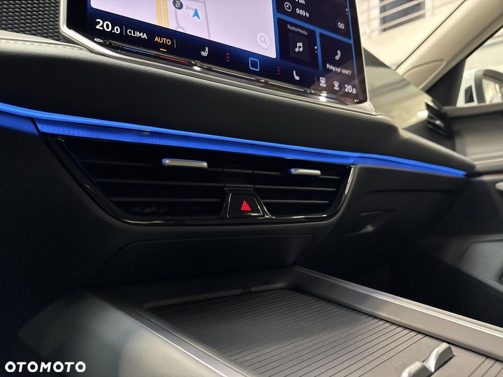 Volkswagen Passat - 25