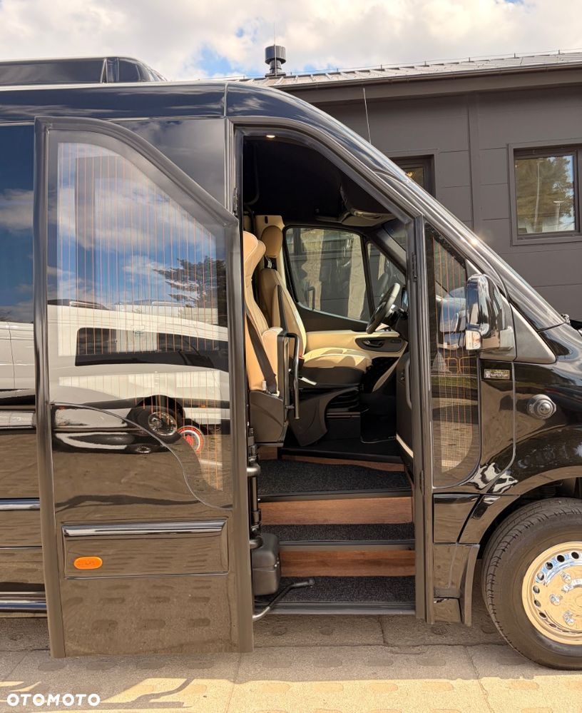 Mercedes-Benz Sprinter 519 - 12