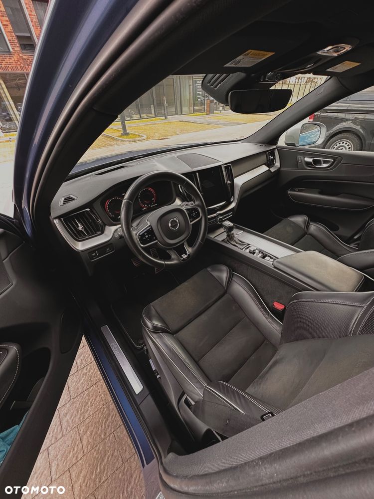 Volvo XC 60 T5 AWD R-Design - 5