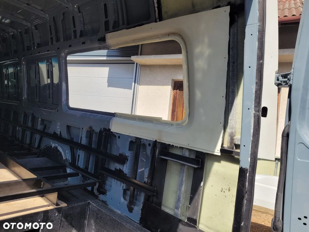 Mercedes-Benz Sprinter - 8