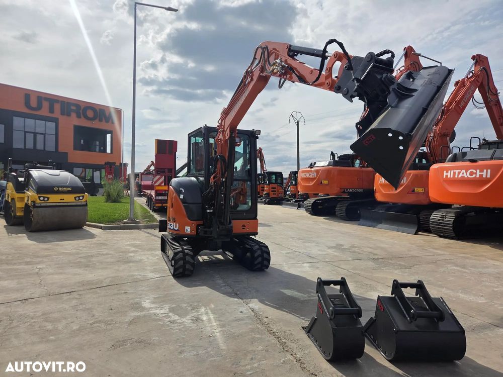 Hitachi ZX33U-6, 3,7 tone, 2023, 1.336 ore, CUPLA RAPIDA+CUPE INGUSTA si LATA NOI+CUPA TALUZ INCLIINABILA NOUA, inst picon, inst rotire atasamente pe brate, latime 1,55m, ad sapare 3,8m, ridica 2,7t, aer cond, leasing 4 ani, CA NOU-PROMOTIE 38.900 Eur+Tva - 10