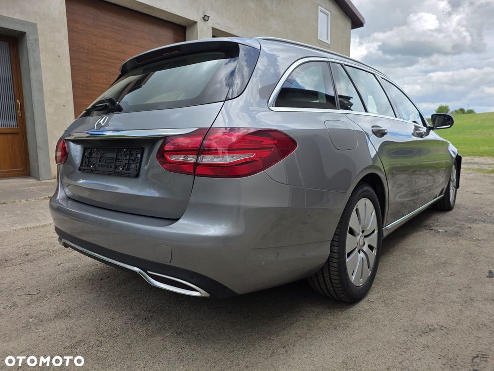 Mercedes-Benz Klasa C 180 (BlueEFFICIENCY) - 5