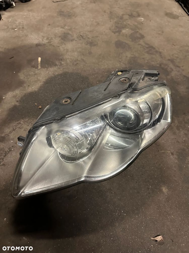 VW PASSAT B6 LAMPA PRZEDNIA LEWA XENON SKRĘTNY