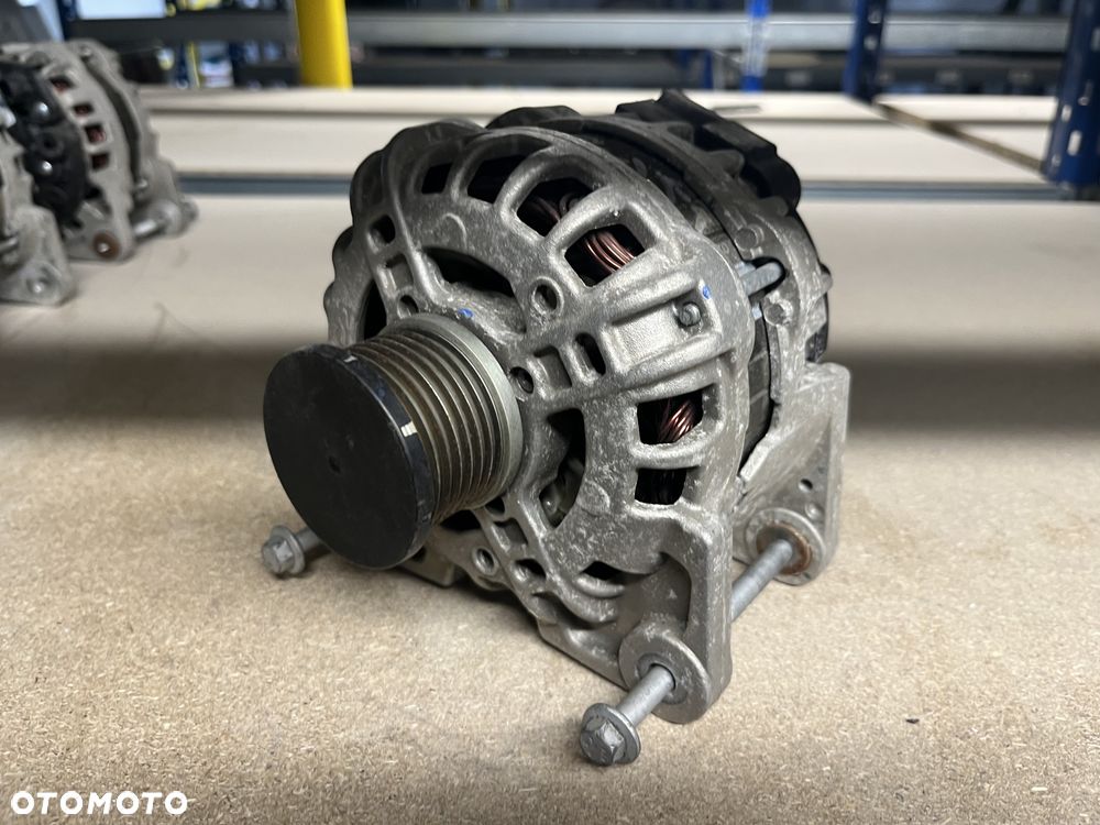 Alternator 0.9 TCE Renault Clio IV Captur 231002854R - 2