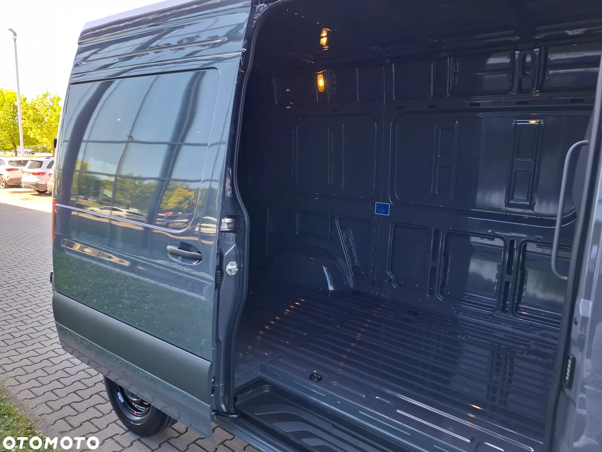 Mercedes-Benz Sprinter 317 CDI Furgon PRO 3665 mm L2H2 - 16