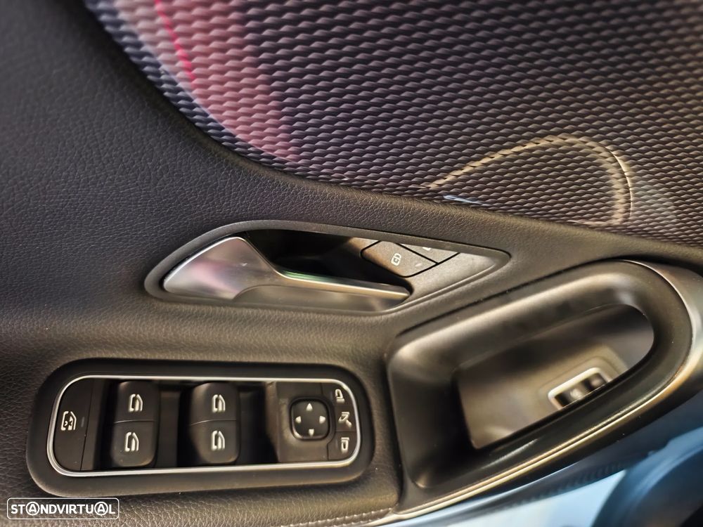 Mercedes-Benz CLA 200 - 11