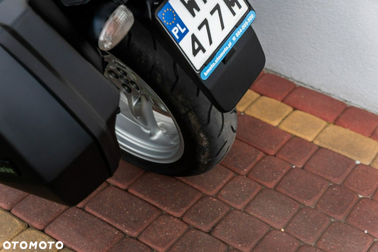 BMW R - 8