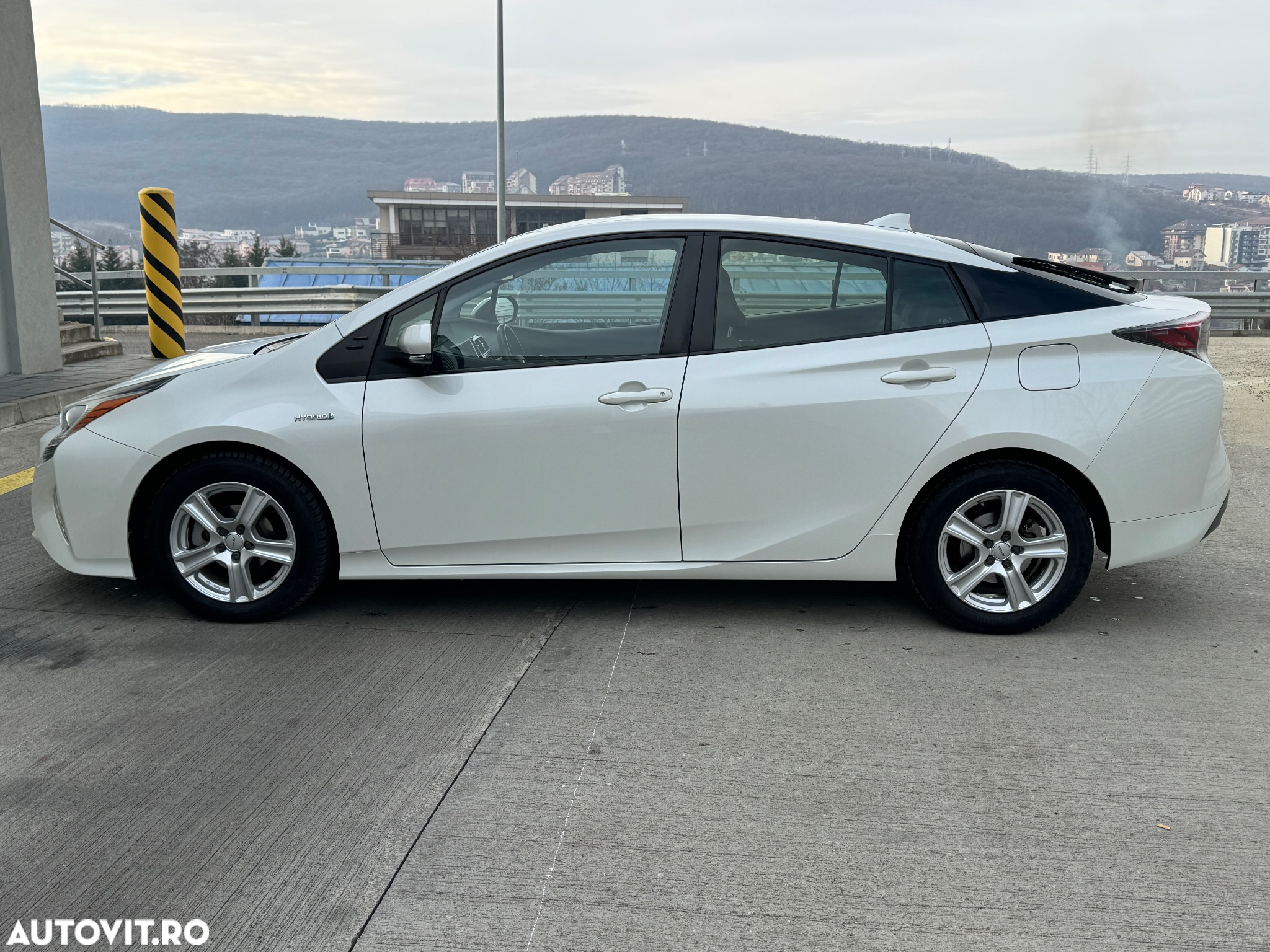 Toyota Prius (Hybrid) Life - 2