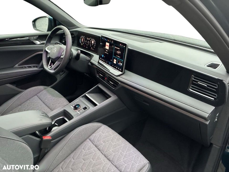 Volkswagen Tiguan - 11