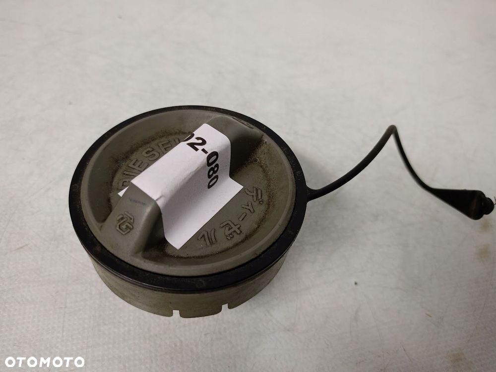 korek paliwa diesel toyota avensis 2 - 4