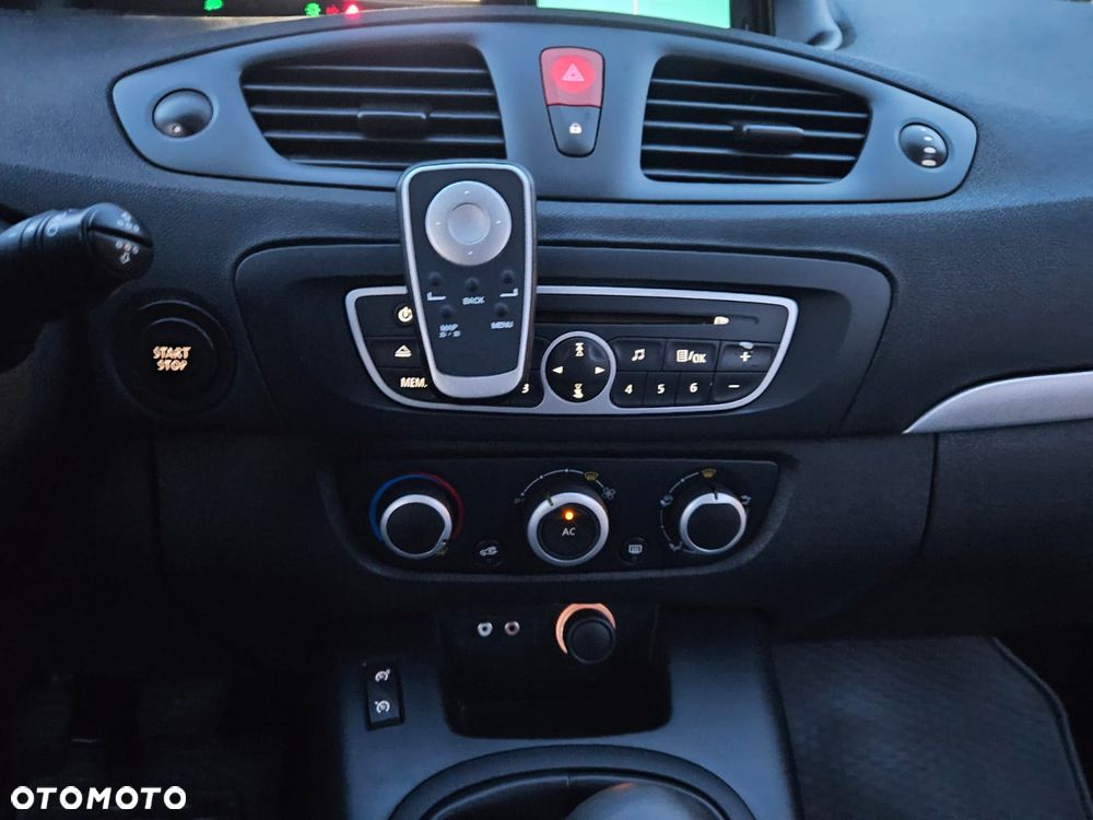 Renault Scenic 1.6 16V Confort Expression - 20