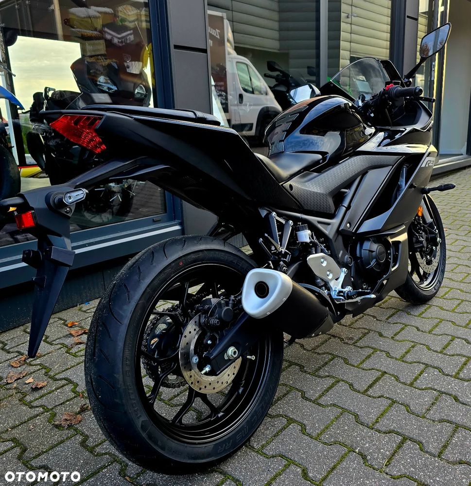 Yamaha R3 - 15
