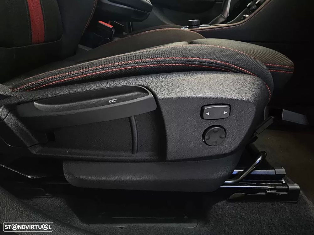 BMW 218 Active Tourer d Line Sport Auto - 24
