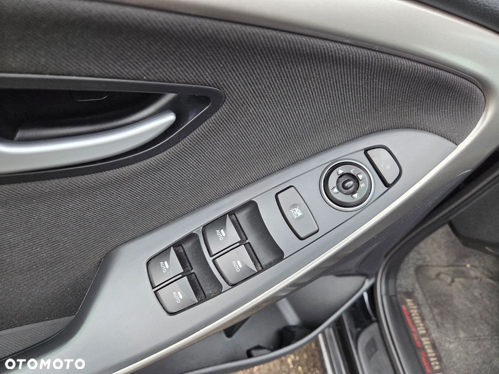 Hyundai i30 blue 1.6 CRDi Style - 15