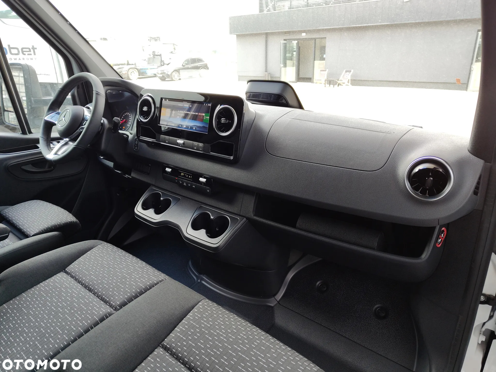 Mercedes-Benz Sprinter - 19