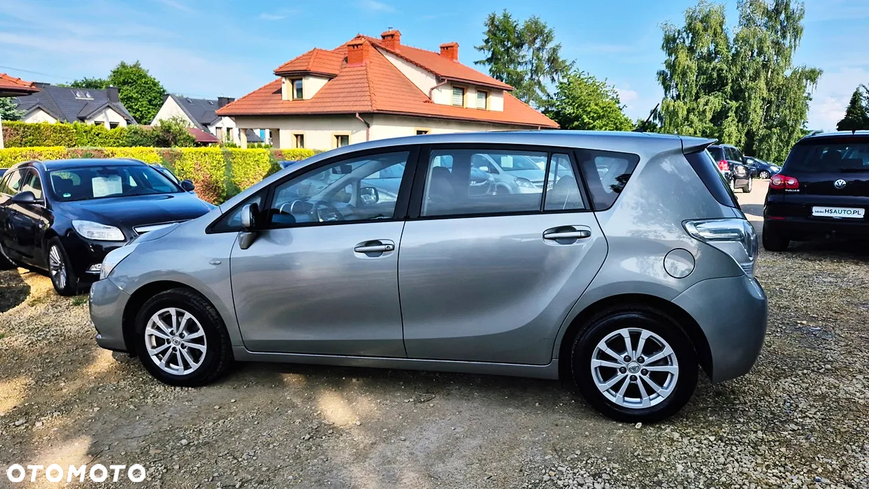 Toyota Verso 1.8 Executive - 23